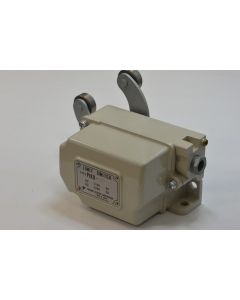 安川電機　PIIKU-110　回転カムリミットスイッチ　中古商品